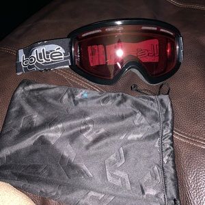 Ski goggles